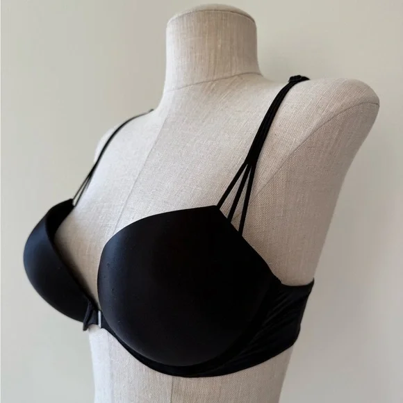 Victoria's Secret Bombshell Plunge Criss Cross Back Bra in Black - Picture 3 of 8